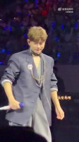 张杰演唱会与偶像擦肩而过粉丝激动又遗憾