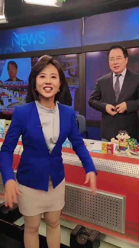 来自大佬们的祝贺 蔡正元栗正杰中天小姐姐# (台灣主播何橞瑢)