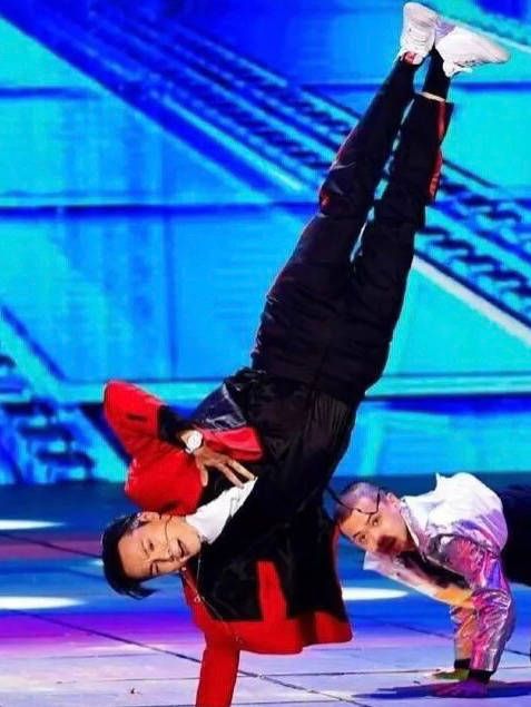 陈伟霆跳舞好看~单手倒立超帅