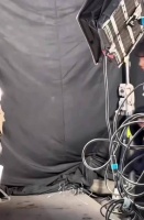 肖战最新路透，这小卷毛一看就是亮医生