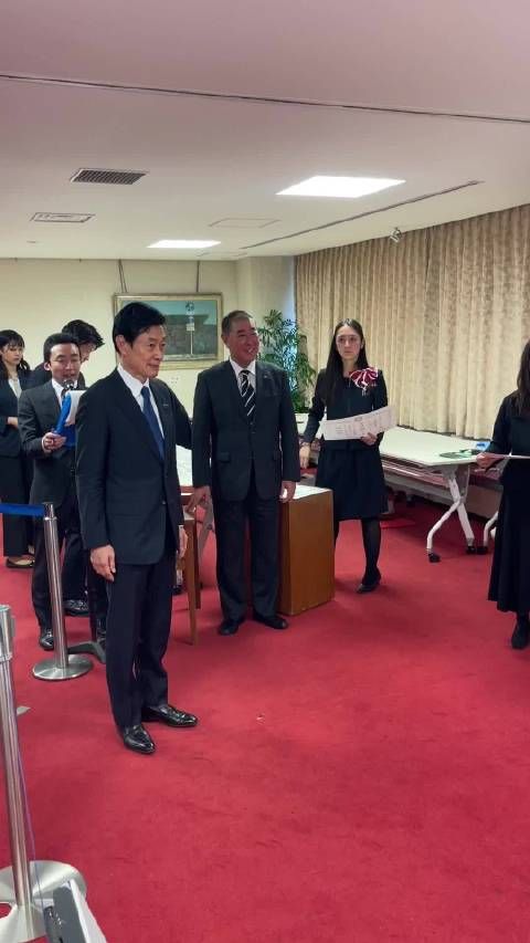 高市早苗支持涉丑闻西村康稔参选