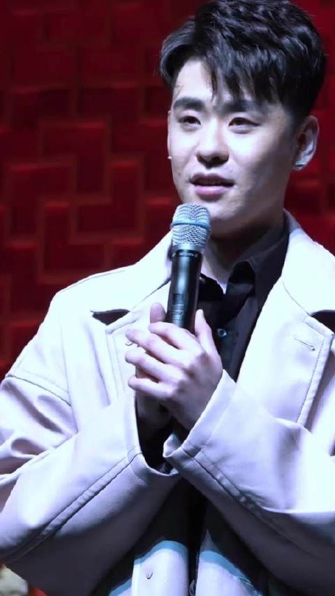 张云雷粉丝庆生送千万祝福