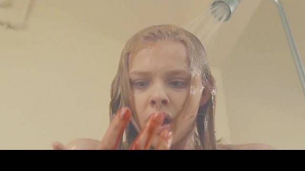 女孩第一次来例假被嘲笑霸凌,魔女技能开始觉醒