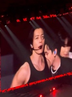 李东海高雄演唱会演绎girlgirlgirl