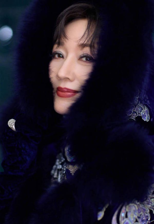 赵雅芝五官精致,美貌养眼。