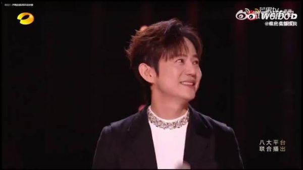 何炅深情告别节目,寄语年轻声音声鸣远扬