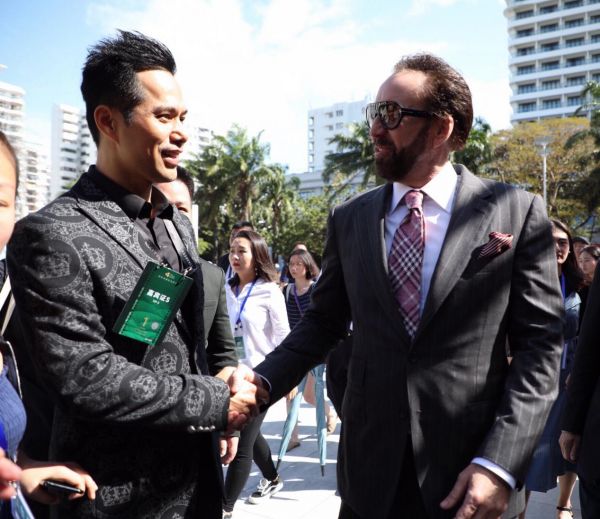 2018年12月，吉飞龙和好莱坞影星尼古拉斯&middot;凯奇在三亚会面