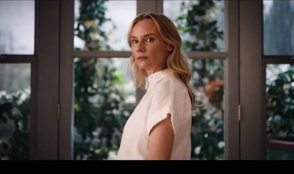 全小区最完美的妈妈,一夜之间沦为虐童嫌犯?