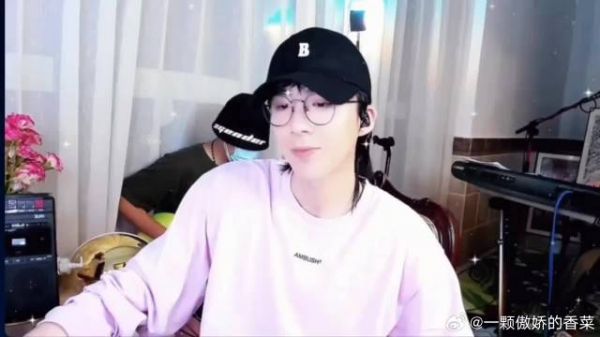 笑死了，刘宇宁被粉丝诅咒生五个儿子，为了打破诅咒，上来直播！