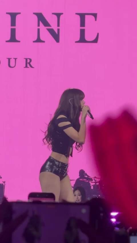 更喜欢现在Lisa的身材状态，太权威了