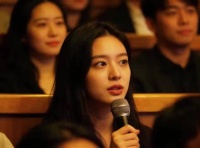 两个人见面不涉黄，约会不聊骚不聊色，那还能聊什么？