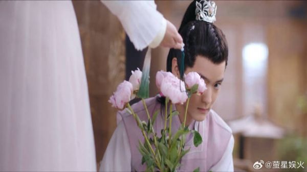 宇文对花思春，下秒心上人就来了，帝姬你是懂撩的