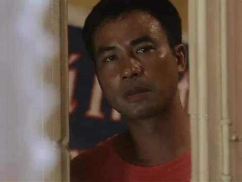 智障偷偷看邻居通下水道