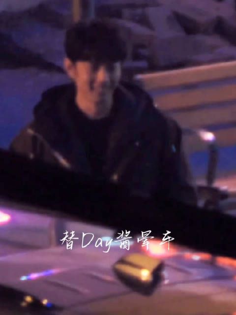 肖战路透合集，有没有人懂唇语，肖战在说什么，笑的那么开心？