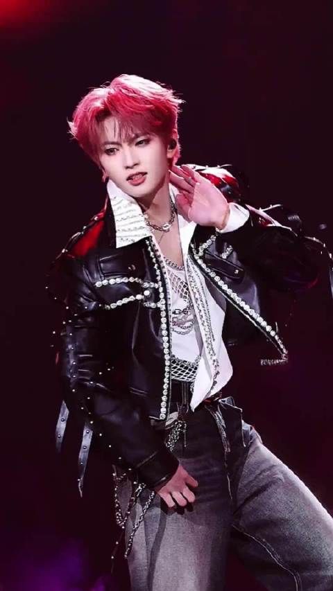 穆祉丞两支舞台直拍播放量破百万