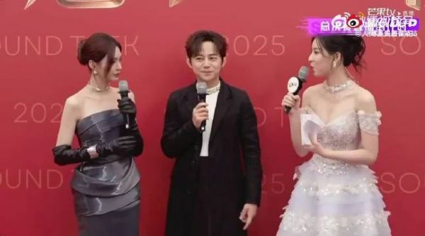 哇!未来风的沈梦辰真的美得冒泡!太漂亮了