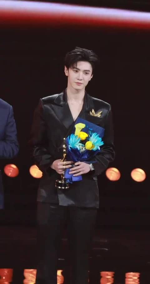 红毯神颜陈哲远上线,精心打扮后气场两米八,slay全场不在话下,狠狠燥候!