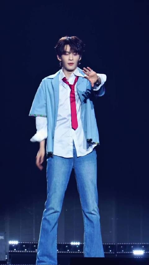 王赫野跳舞有种老实人努力感