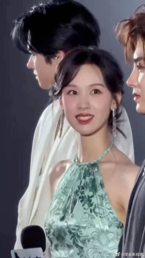 女生应该都很吃陈都灵的颜吧