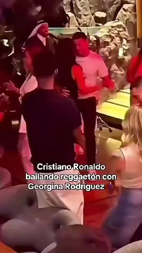 C罗在乔治娜的32岁生日派对上跳舞，这舞姿什么水平？