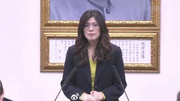 郑丽文回应美中抉择称大陆是亲人美国是恩人