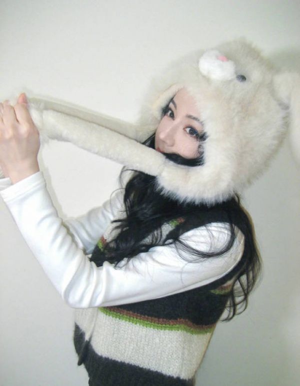 迪丽热巴的皮肤白皙，保养有方。