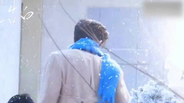 王星越邓恩熙《告白》路透曝光，同框甜度爆棚