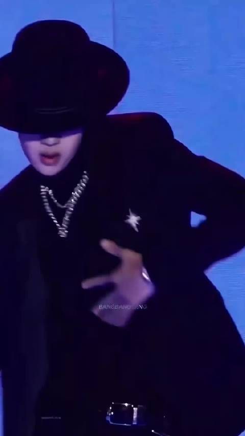 王一博发文祝福粉丝平安喜乐