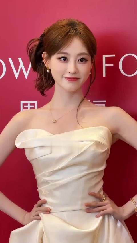 如此美丽的祝绪丹,看一眼就会让人终生难忘