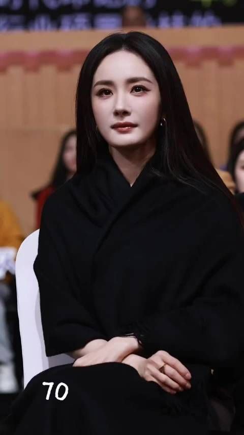 天呐cmg盛典台下的杨幂怼脸直击，好美好美的总台视后！ cr 柒拾月