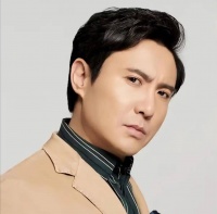 长在全民笑点上，沈腾从话剧舞台到票房神话，每一步都靠实力打底