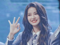 金子涵拉黑蔡徐坤配竖中指诘问，工作室火速切割：仅节目交集