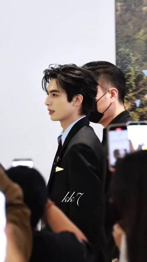 大声的告诉我，谁是全球少女的梦