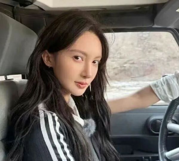 金晨仍未回应,直播代言取消,多部待播作品恐受影响