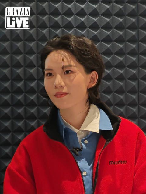 活动现场捉到@陆柯燃K 不仅拍到帅图,还偷师了一套红配蓝叠穿公式!