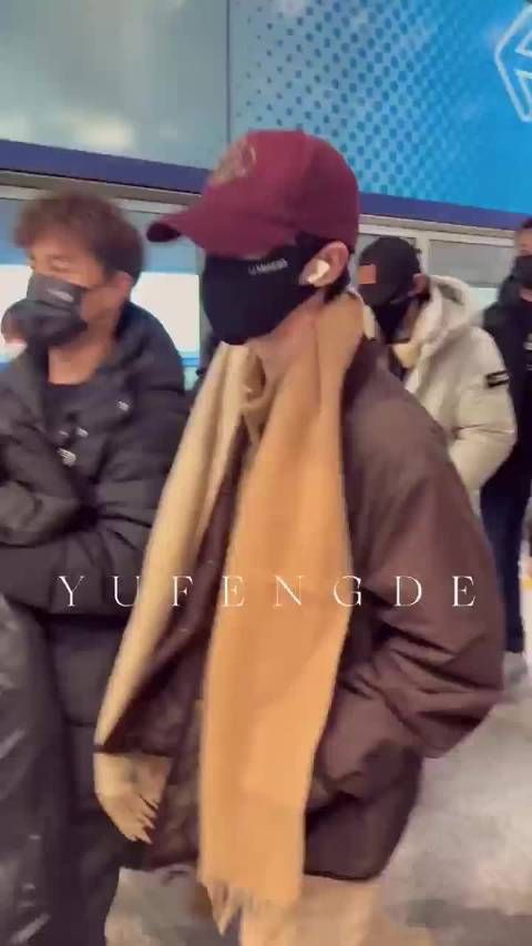 马嘉祺出发俄罗斯路透有,嘉祺玩的开心,注意安全,记得给我们寄明信片哦