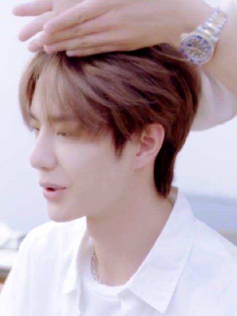 采访之王~ 搞笑的回答，看王一博的采访真好笑