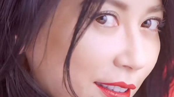 贾静雯:一直觉得自己很漂亮,非常自信,直到遇到了自己的班主任俞飞鸿