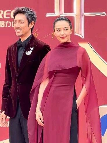 高圆圆46岁状态绝佳亮相盛典,林更新直言恨赵又廷