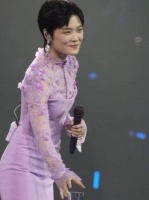 虽然我们唱错了有点丢脸 但是姐姐真的好可爱好爱看她嘚瑟