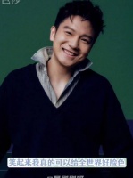 樊振东晒反差神图笑称给全世界好脸色