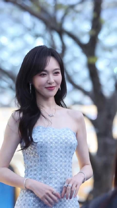 唐嫣这个造型真的是又美又高级呀，感觉完全心动了