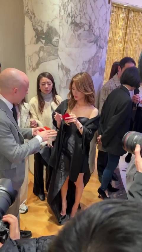 这么性感的赵露思你保证没见过，洋娃娃