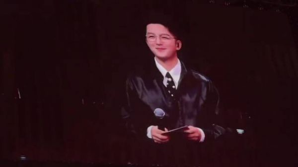 时代峰峻澳门演唱会投票比赛，输家惩罚为换头像