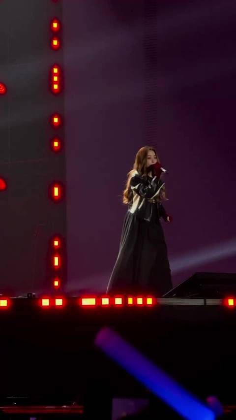 这才是真女王,张靓颖出场修音响了