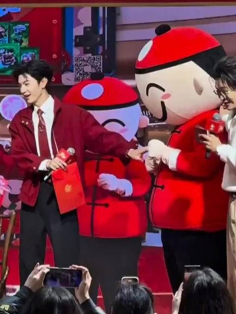 陈哲远活动收红包拆出空包