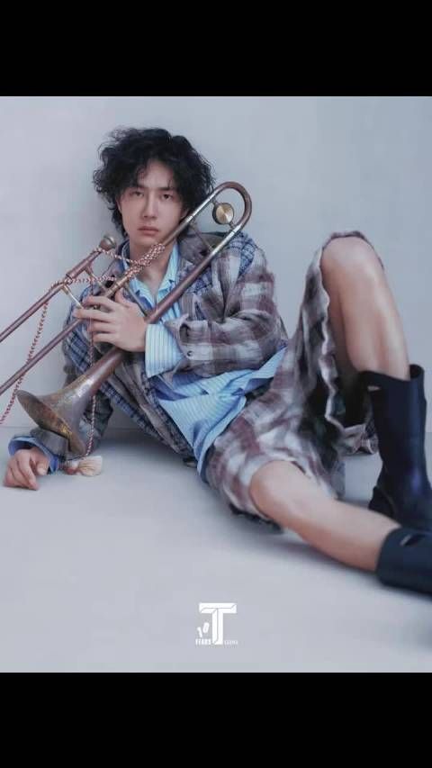 花开无名落城南 中国青年谱新篇 长空之王男儿志 热烈舞者最少年