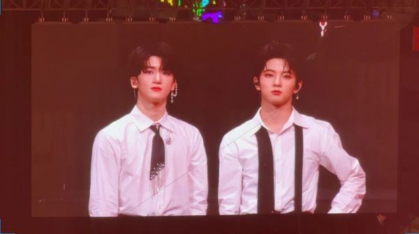 邓佳鑫穆祉丞白衬衫造型亮相拉票