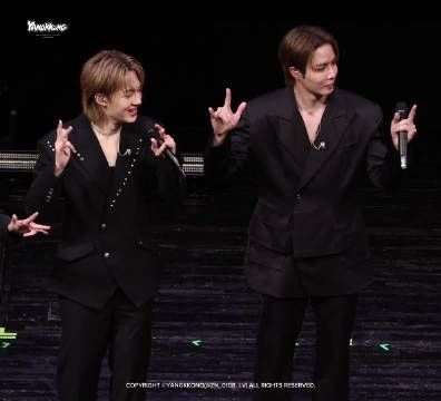 前面可可爱爱的 后面好抽象啊 zeenunew