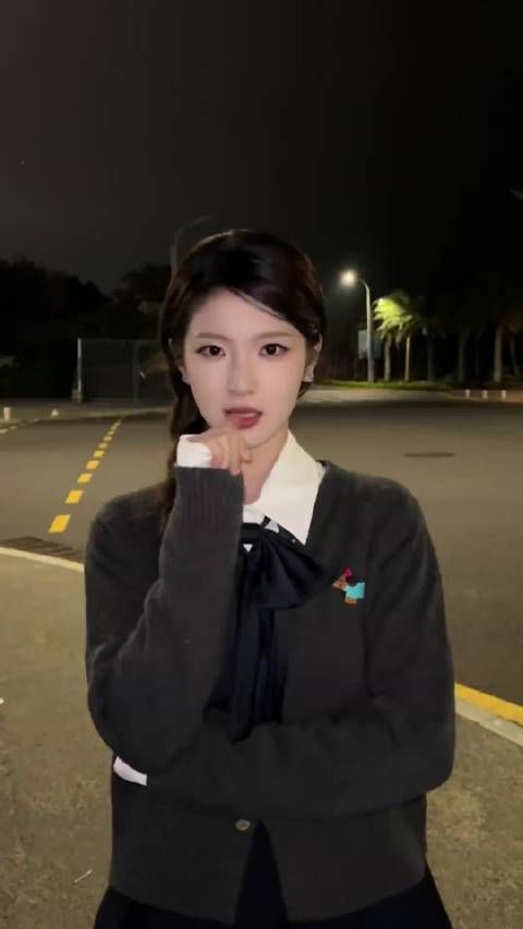 张淼仪这个造型简直也太有少女感了,真的好喜欢这样的状态